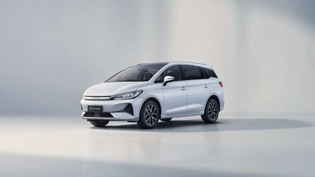 BYD M6 Standard
