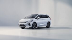 BYD M6 Standard